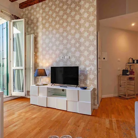 San Polo With Balcony * 威尼斯