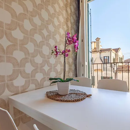 San Polo With Balcony *