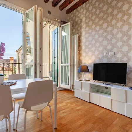 San Polo With Balcony Venetië