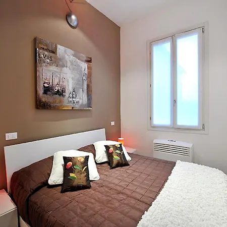 San Polo With Balcony Apartment