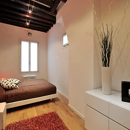 San Polo With Balcony דירה